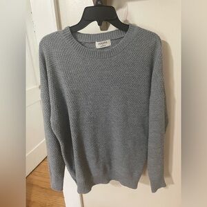 Zenana Outfitters Women's Gray Crewneck Sweater